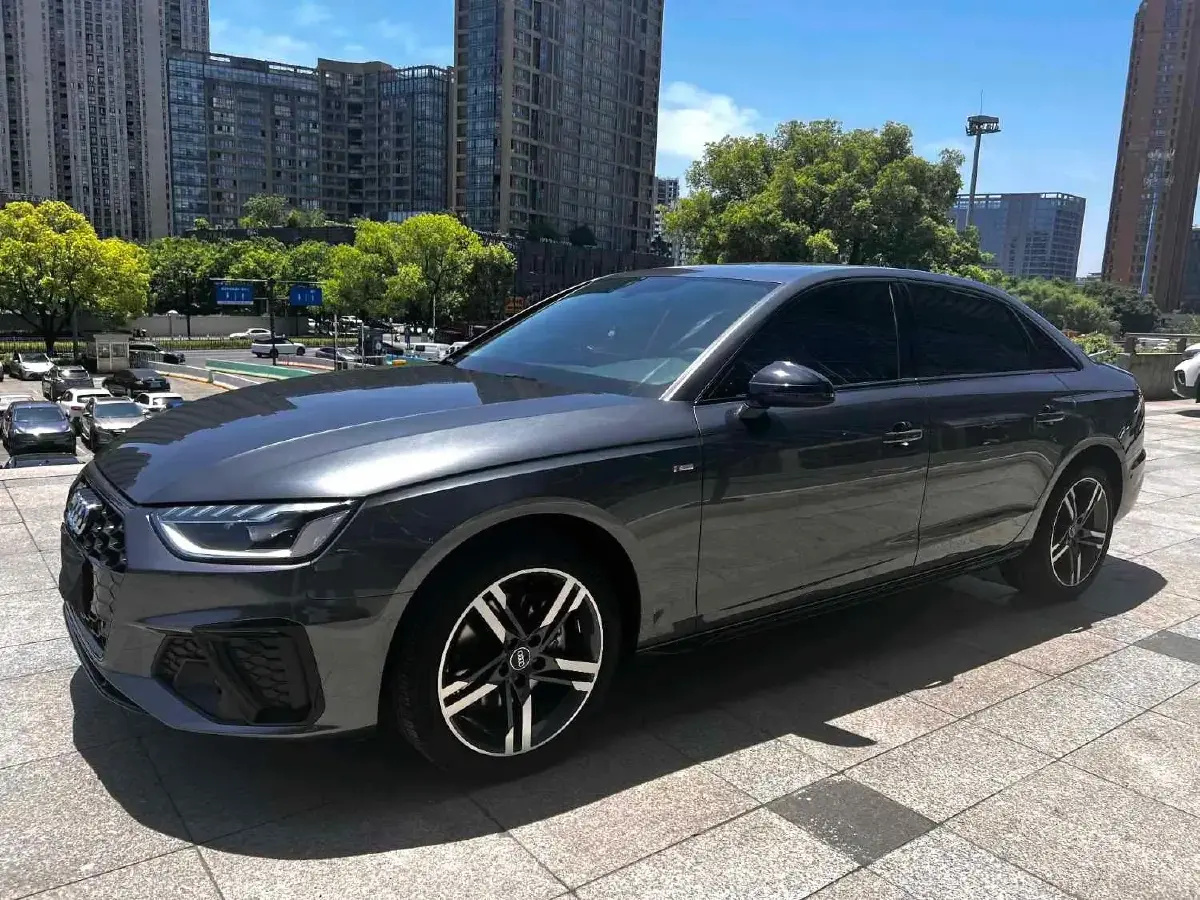 2023 Audi A4L 2.0T 190HP L4 7DCT