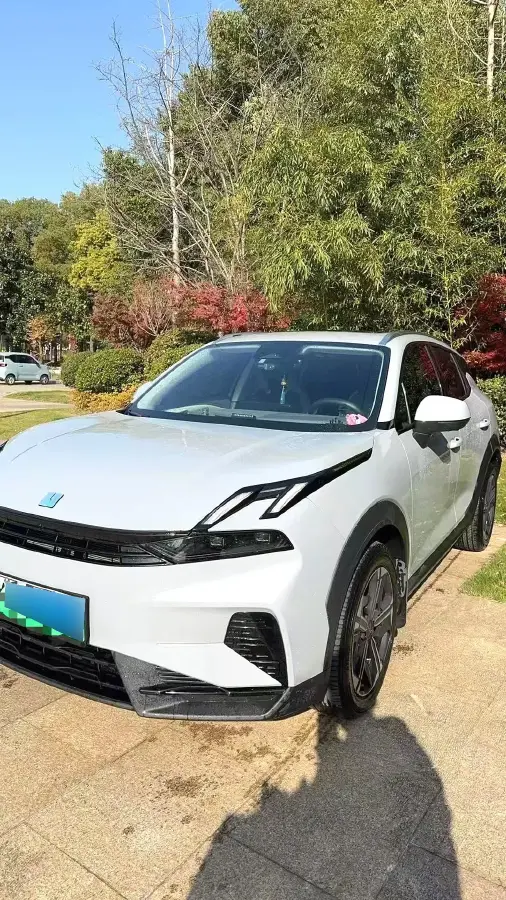 2023 LYNK&CO 06 EM-P 1.5L 120HP L4 3DHT PHEV 19.09KWH