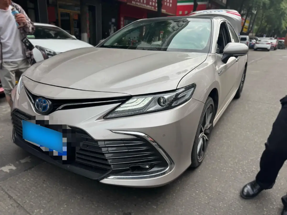 2023 Toyota Camry 2.5L 178HP L4 E-CVT Hybrid