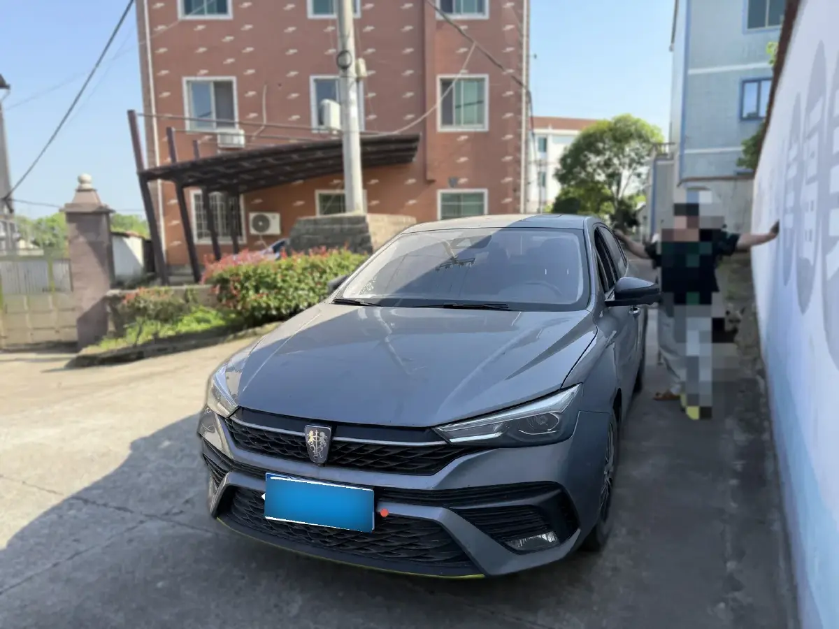 2021 Roewe i5 1.5L 120HP L4 CVT