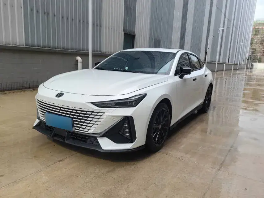 2022 ChangAn UNI-V 1.5T 188HP L4 7DCT