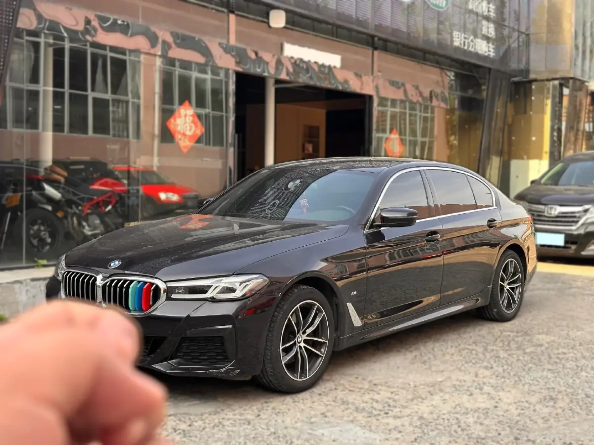 2022 BMW 5 Series 2.0T 184HP L4 8AT