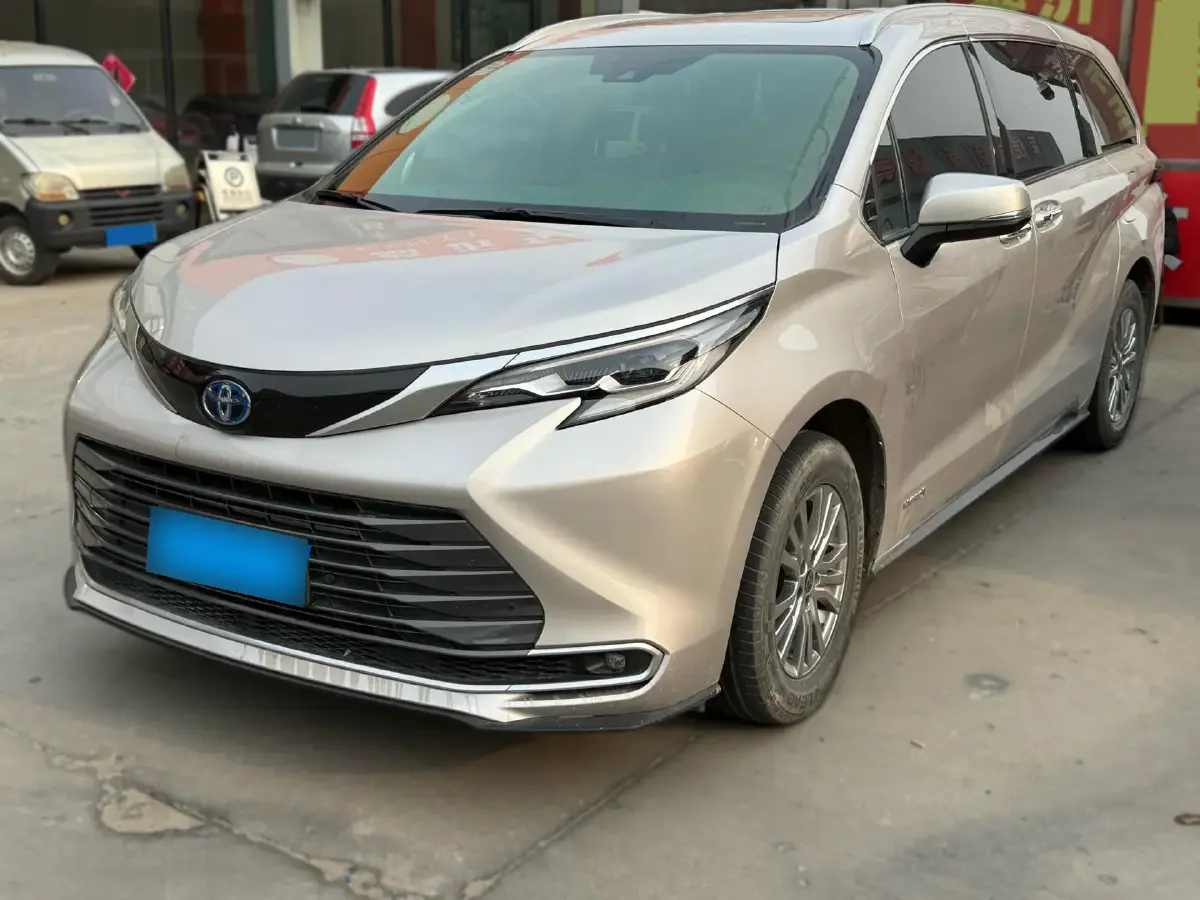 2021 Toyota Sienna 2.5L 192HP L4 E-CVT Hybrid