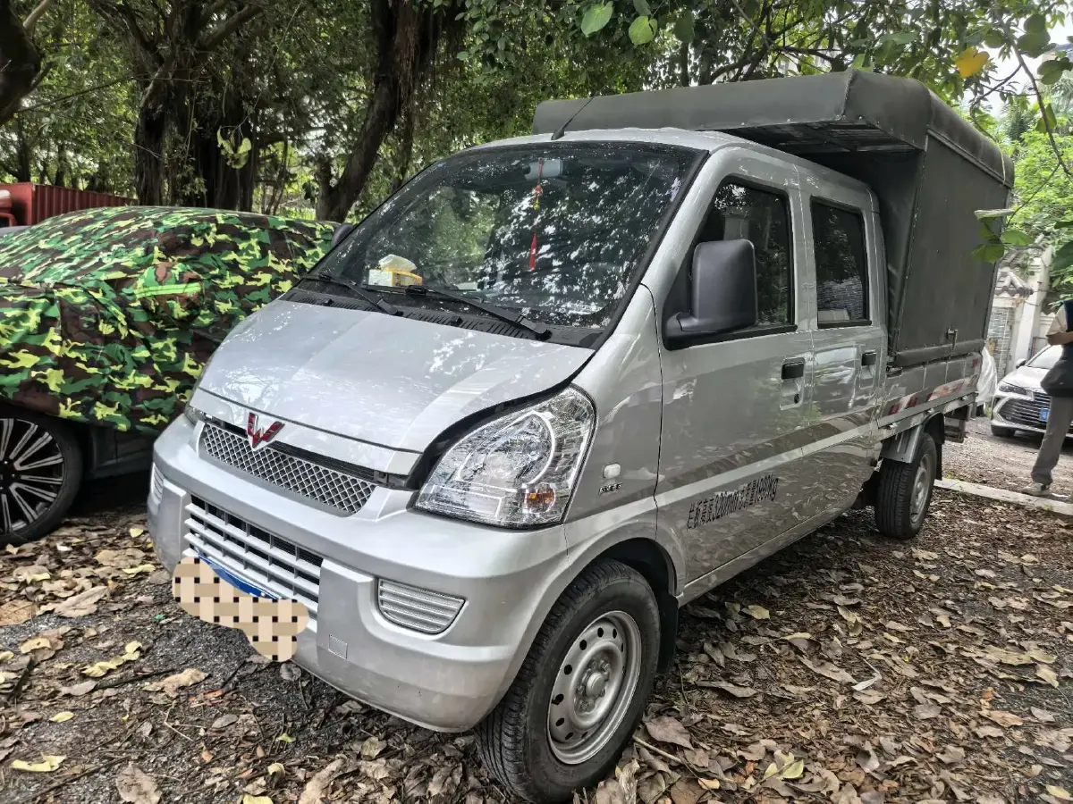 2022 WuLing RongGuang Mini Truck 1.5L 99HP L4 5MT