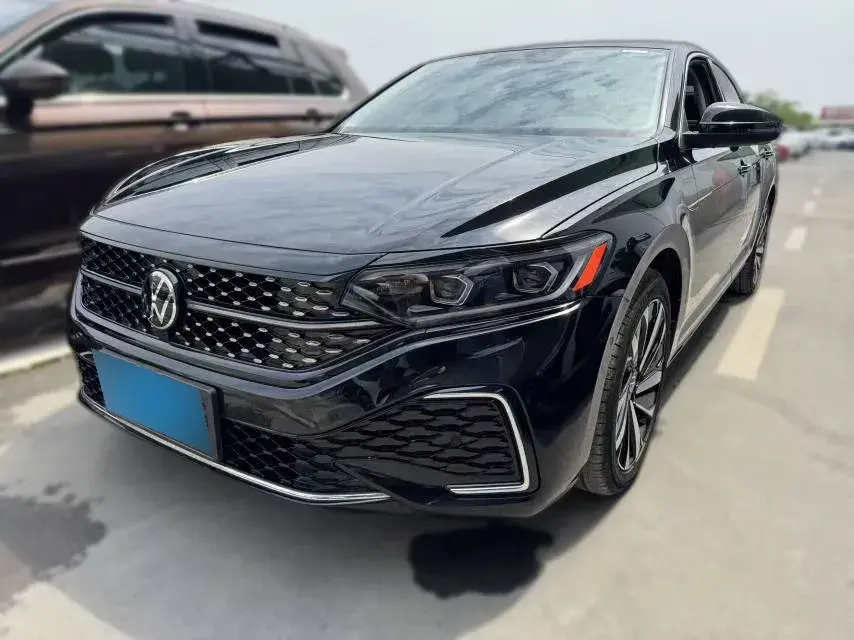 2022 Volkswagen Passat 2.0T 186HP L4 7DCT