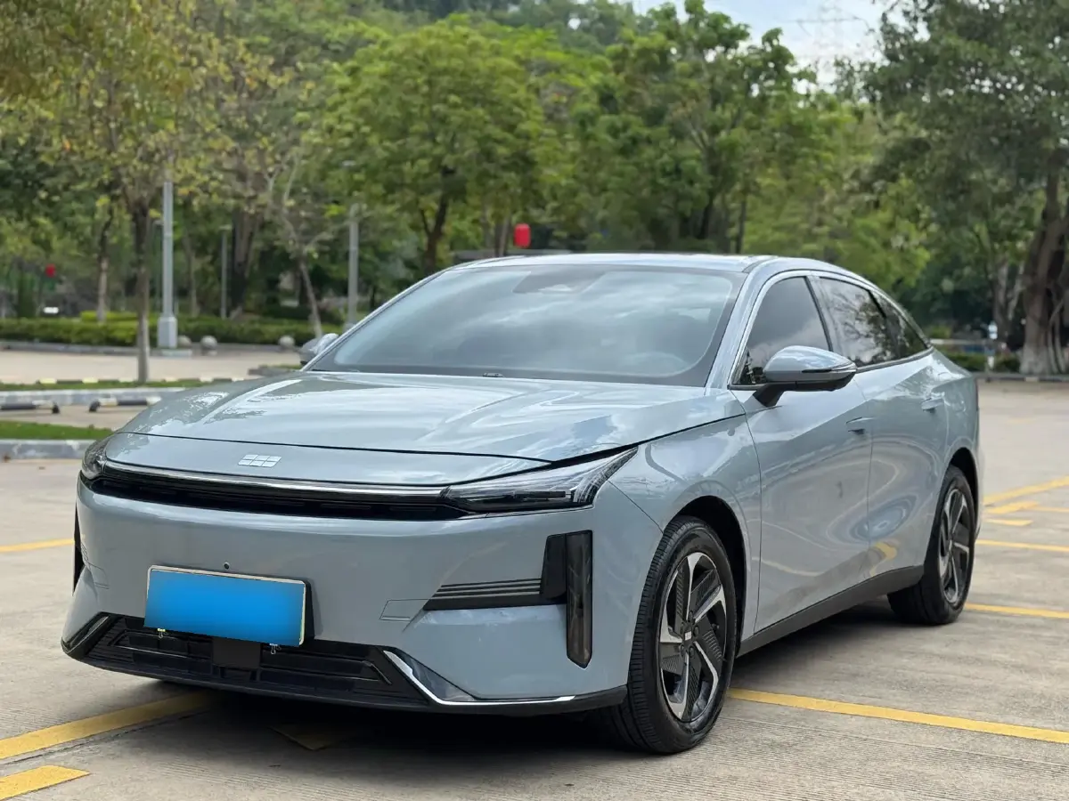 2024 Geely Galaxy L6 1.5T 163HP L4 3DHT PHEV