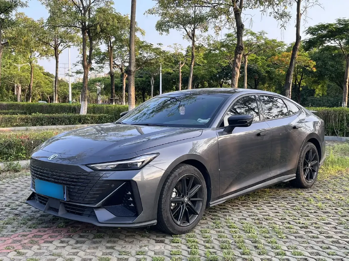 2022 ChangAn UNI-V 1.5T 188HP L4 7DCT