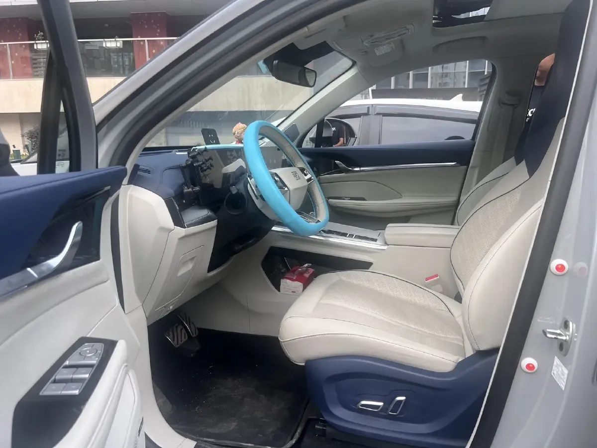 2022 Roewe Whale 2.0T 231HP L4 8AT,autocango,china used car exporter,china ev exporter,chinese used car exporter,chinese used ev exporter