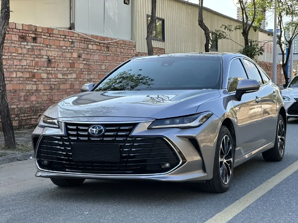 2022 Toyota Avalon 2.5L 178HP L4 E-CVT Hybrid