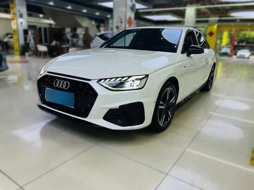 2022 Audi A4L 2.0T 190HP L4 7DCT