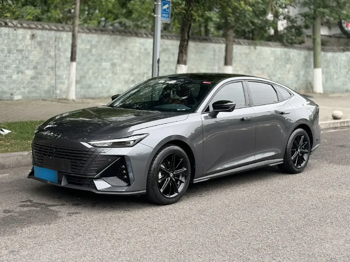 2022 ChangAn UNI-V 1.5T 188HP L4 7DCT