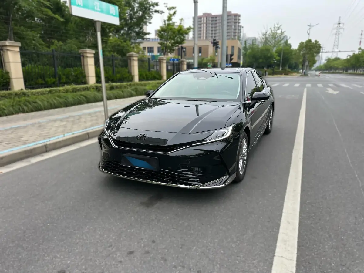 2024 Toyota Camry 2.0L 173HP L4 CVT