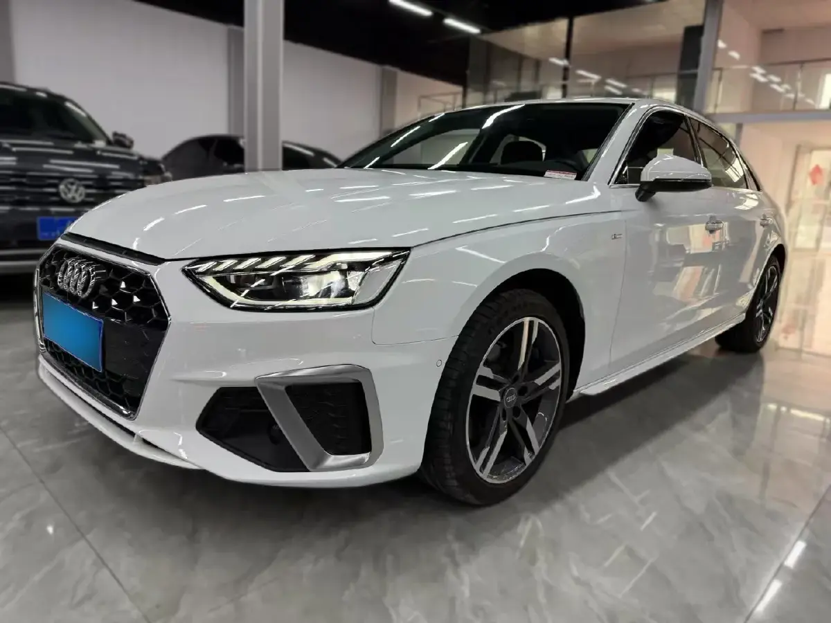 2020 Audi A4L 2.0T 190HP L4 7DCT