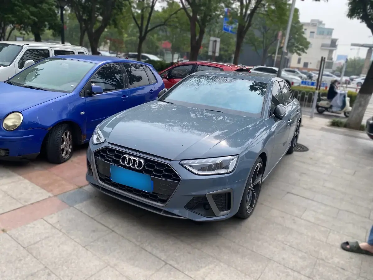 2022 Audi A4L 2.0T 190HP L4 7DCT