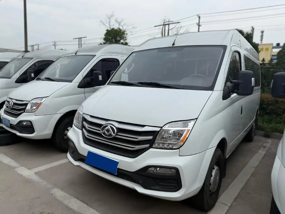 2023 MAXUS XinTu V80 2.0T 127HP L4 6AMT