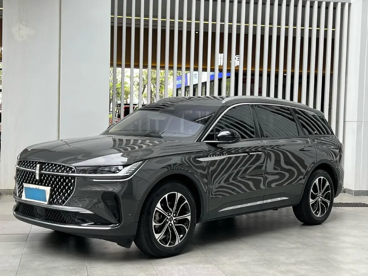 2023 Lincoln Nautilus 2.0T 261HP L4 8AT