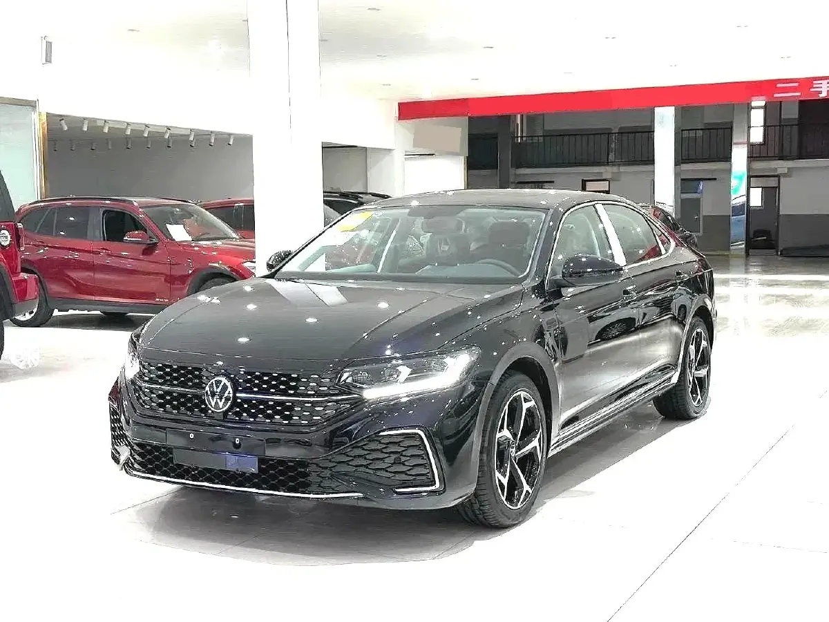 2024 Volkswagen Passat 2.0T 186HP L4 7DCT