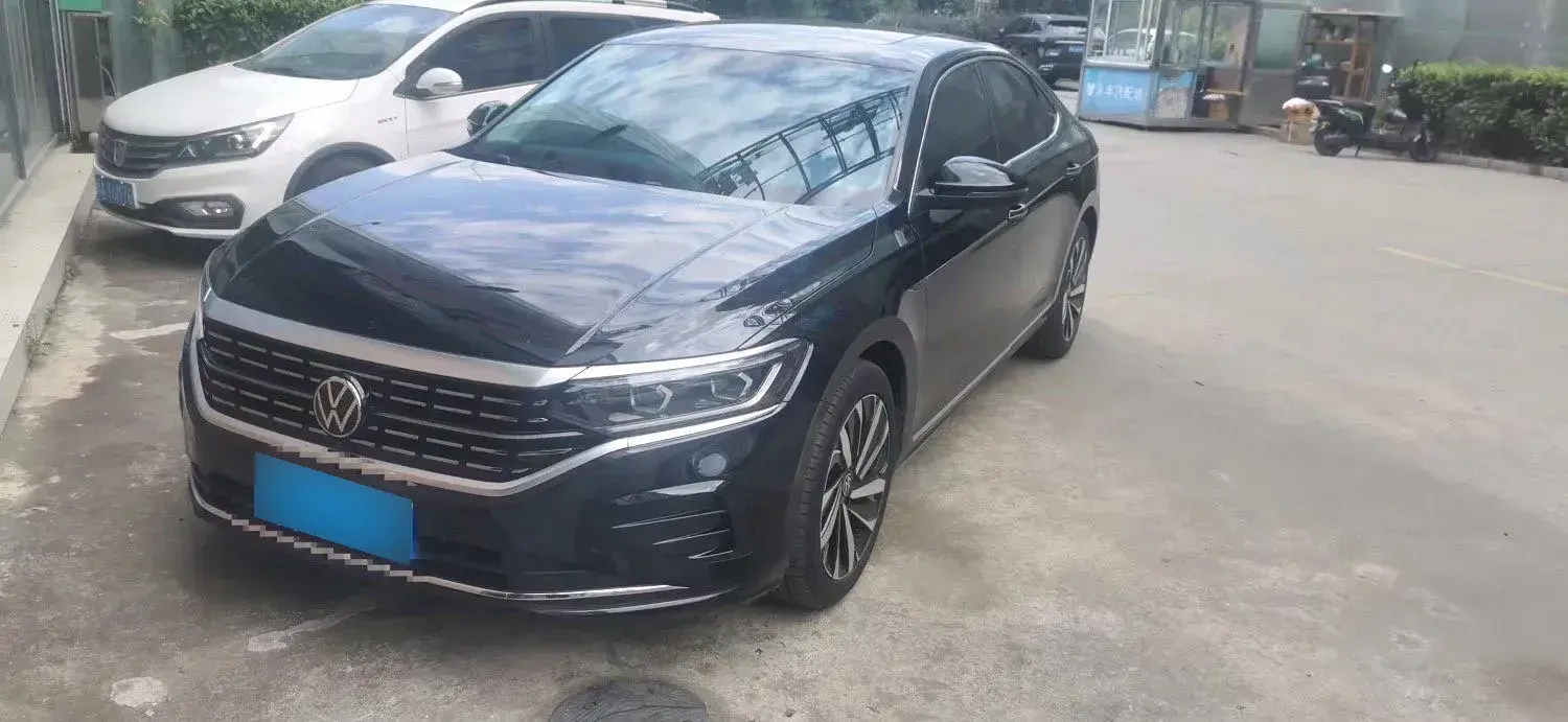 2023 Volkswagen Passat 2.0T 186HP L4 7DCT