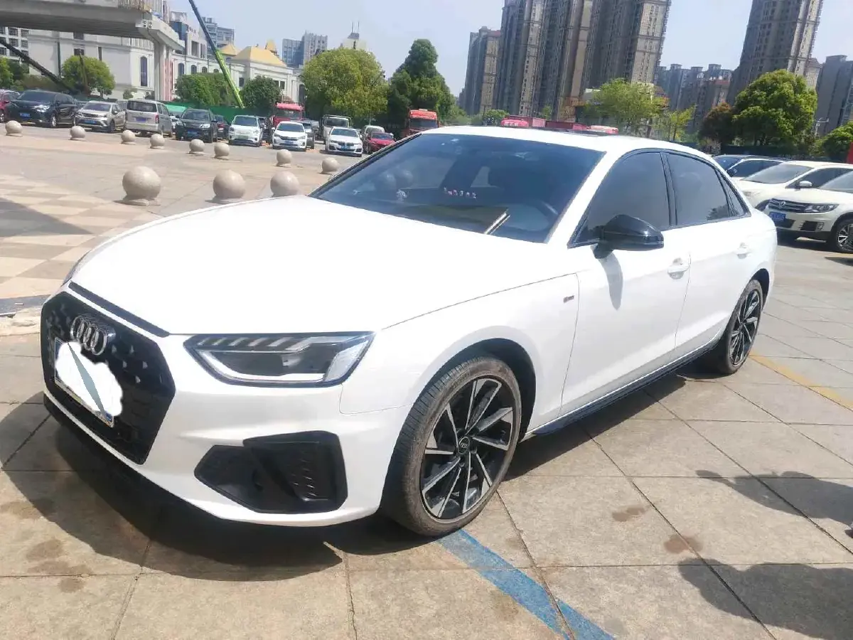 2023 Audi A4L 2.0T 190HP L4 7DCT