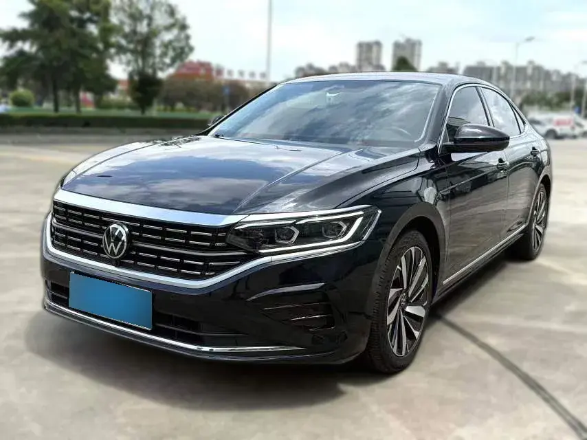 2022 Volkswagen Passat 2.0T 186HP L4 7DCT