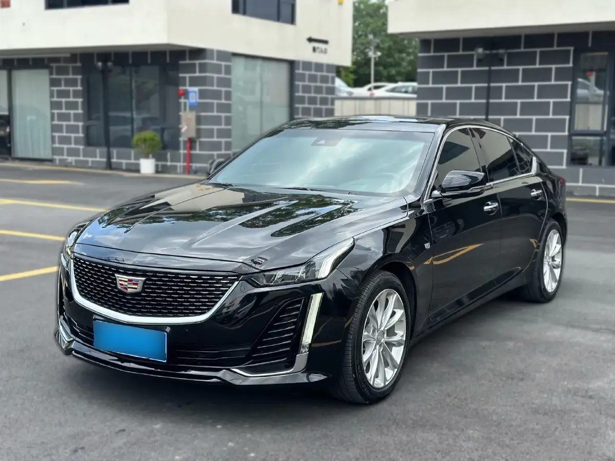 2022 Cadillac CT5 2.0T 237HP L4 10AT