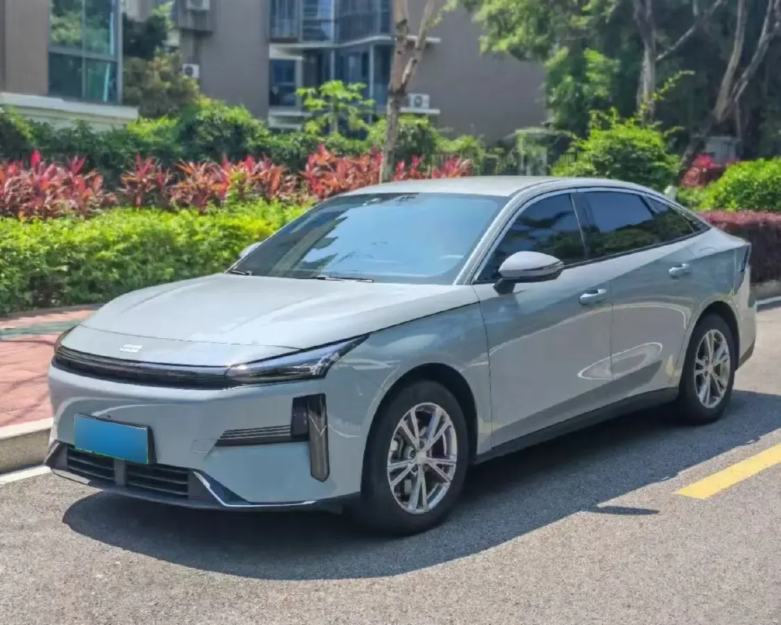 2025 Geely Galaxy L6 1.5L 112HP L4 1DHT PHEV 19.09KWH