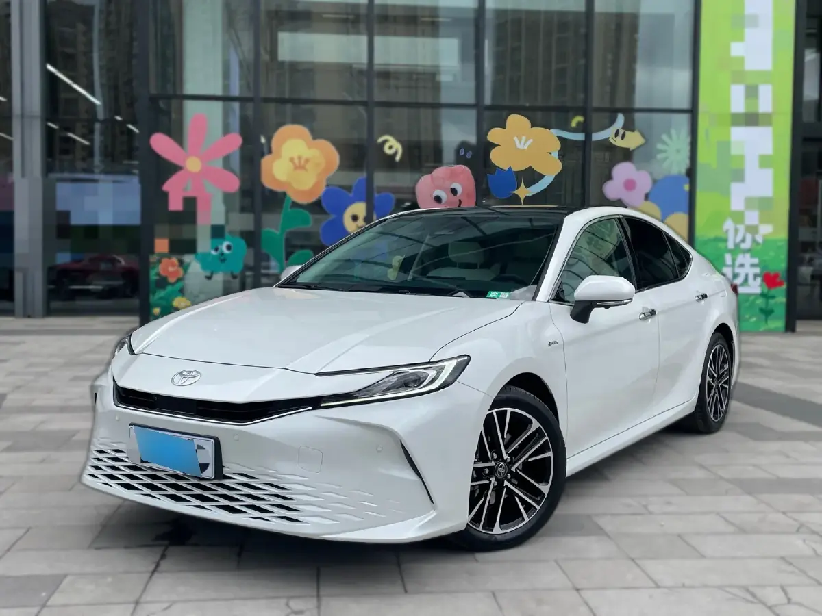 2024 Toyota Camry 2.5L 185HP L4 E-CVT Hybrid
