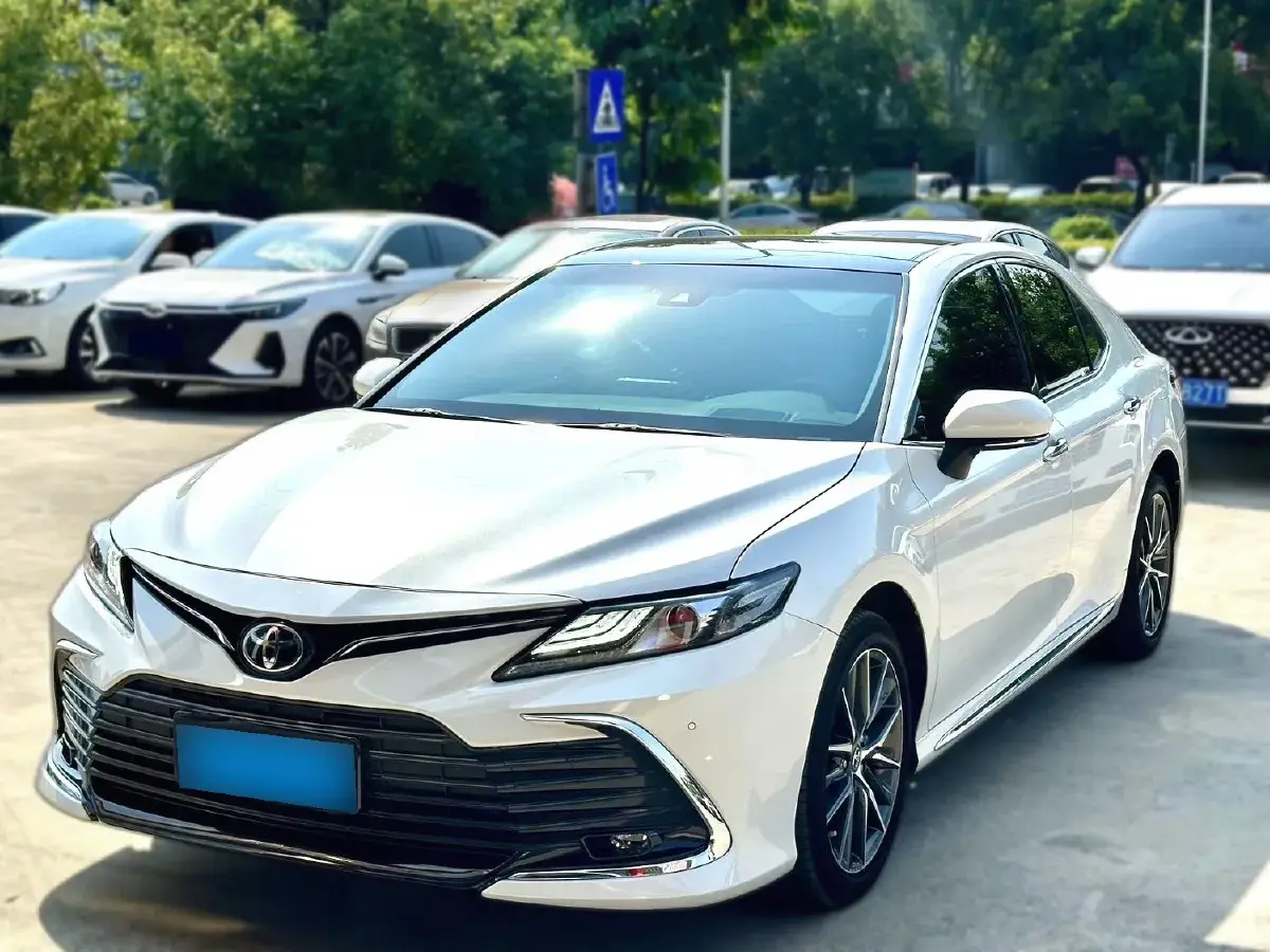 2023 Toyota Camry 2.5L 207HP L4 8AT