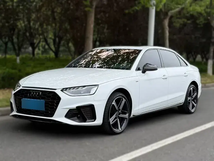 2023 Audi A4L 2.0T 190HP L4 7DCT