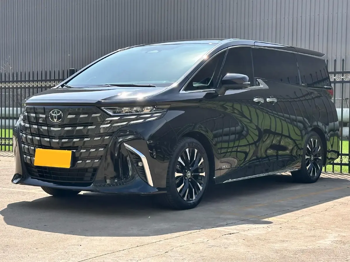 2024 Toyota Alphard 2.5L 190HP L4 E-CVT Hybrid 2024 Toyota Alphard 2.5L 190HP L4 E-CVT Hybrid