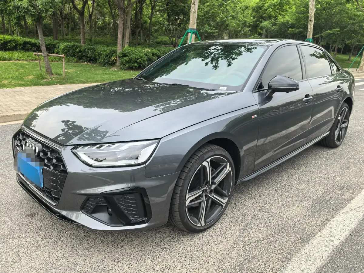 2024 Audi A4L 2.0T 190HP L4 7DCT