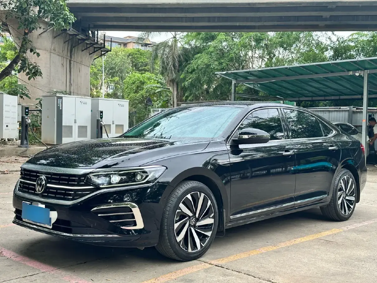 2022 Volkswagen Passat 2.0T 186HP L4 7DCT