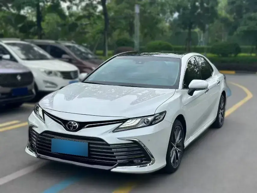 2021 Toyota Camry 2.5L 209HP L4 8AT