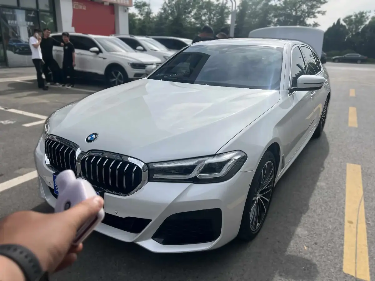 2022 BMW 5 Series 2.0T 184HP L4 8AT