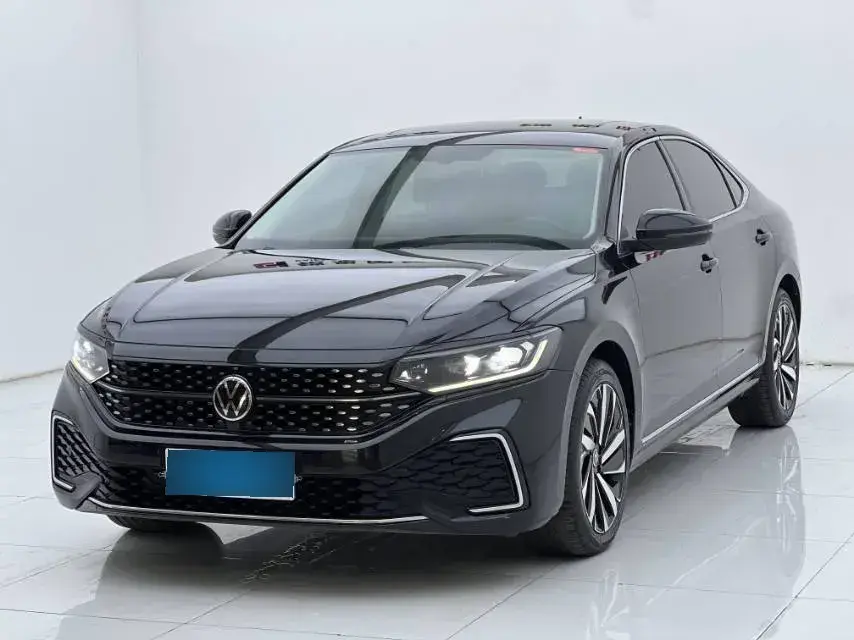 2022 Volkswagen Passat 2.0T 186HP L4 7DCT
