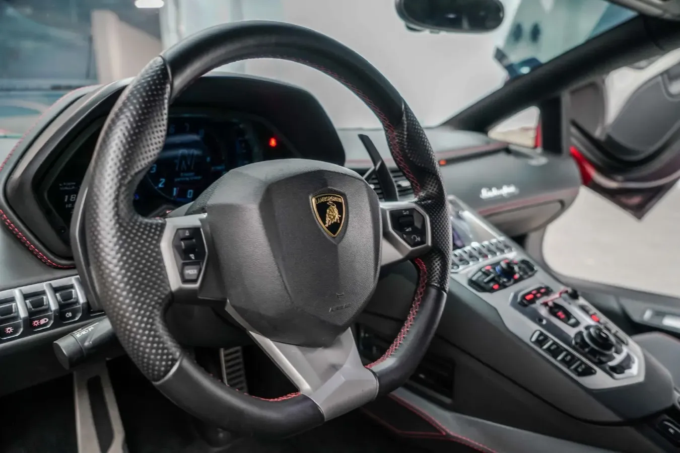 2017 Lamborghini Aventador 6.5L 740HP V12 7ISR,autocango,china used car exporter,china ev exporter,chinese used car exporter,chinese used ev exporter