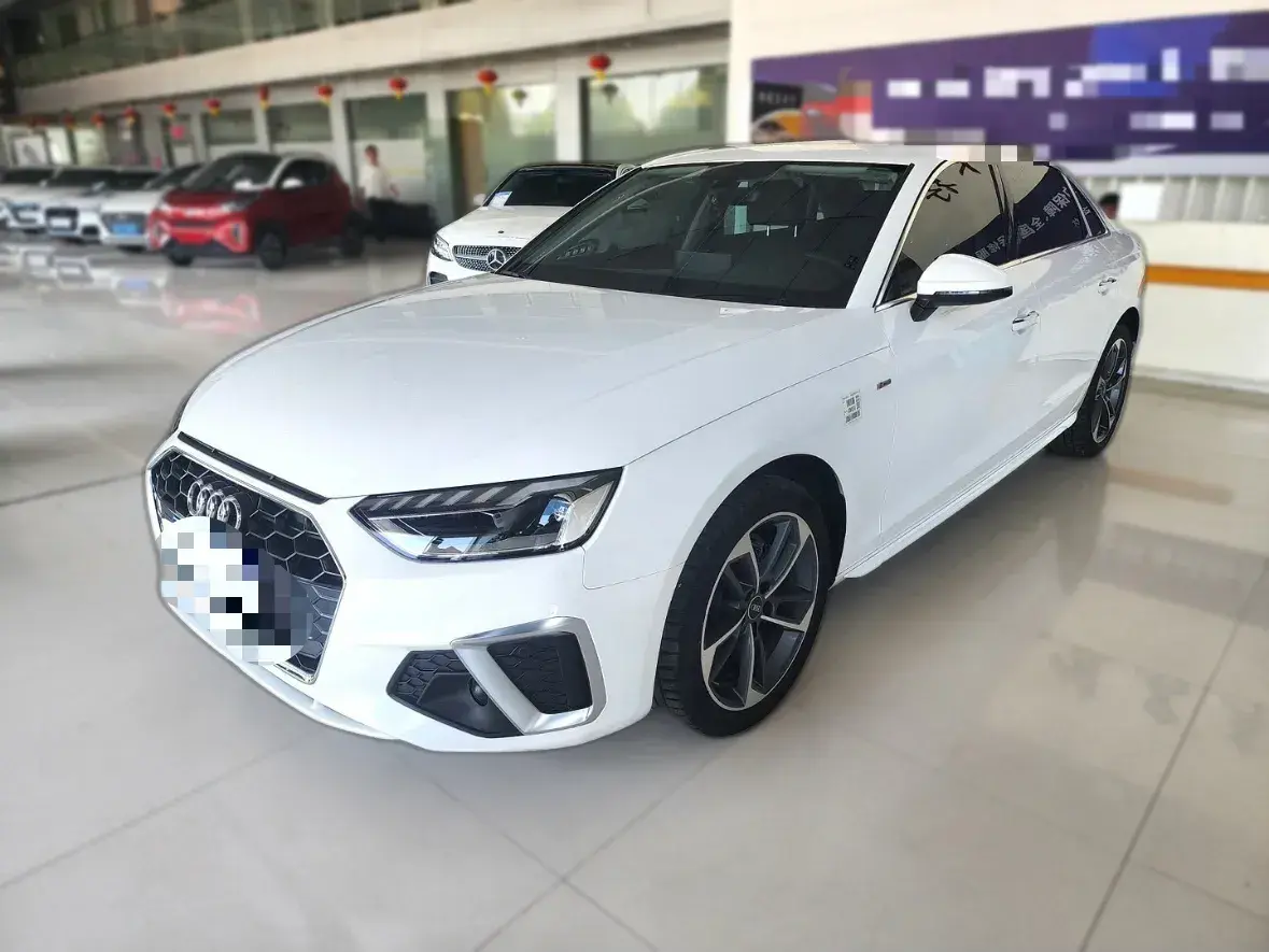 2022 Audi A4L 2.0T 190HP L4 7DCT
