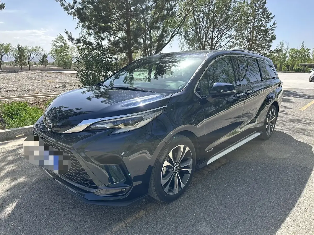 2023 Toyota Granvia 2.5L 189HP L4 E-CVT Hybrid