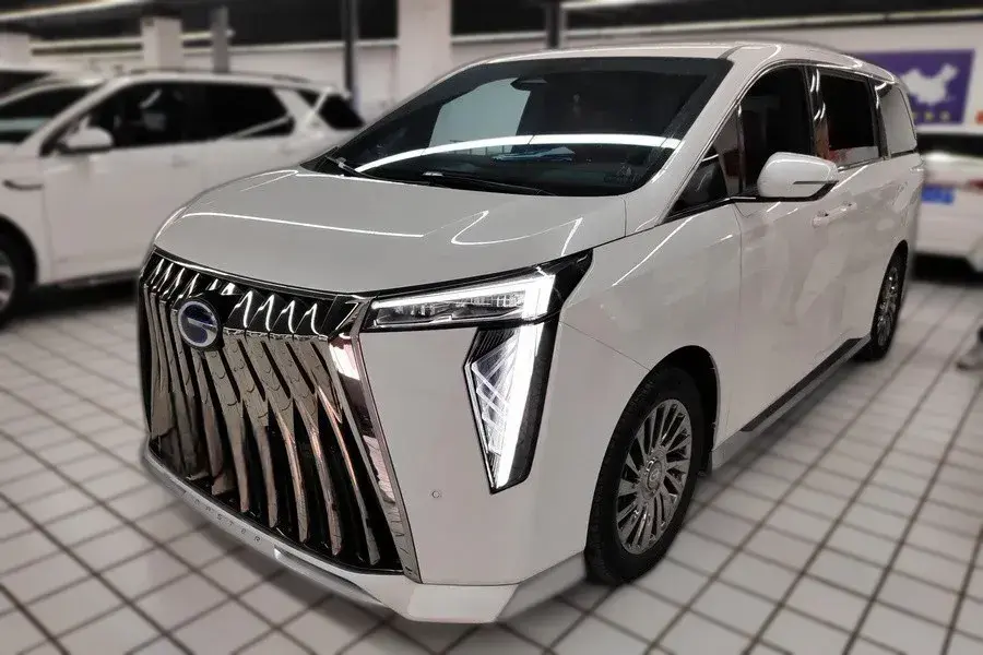 2023 GAC Trumpchi M8 2.0T 190HP L4 E-CVT Hybrid