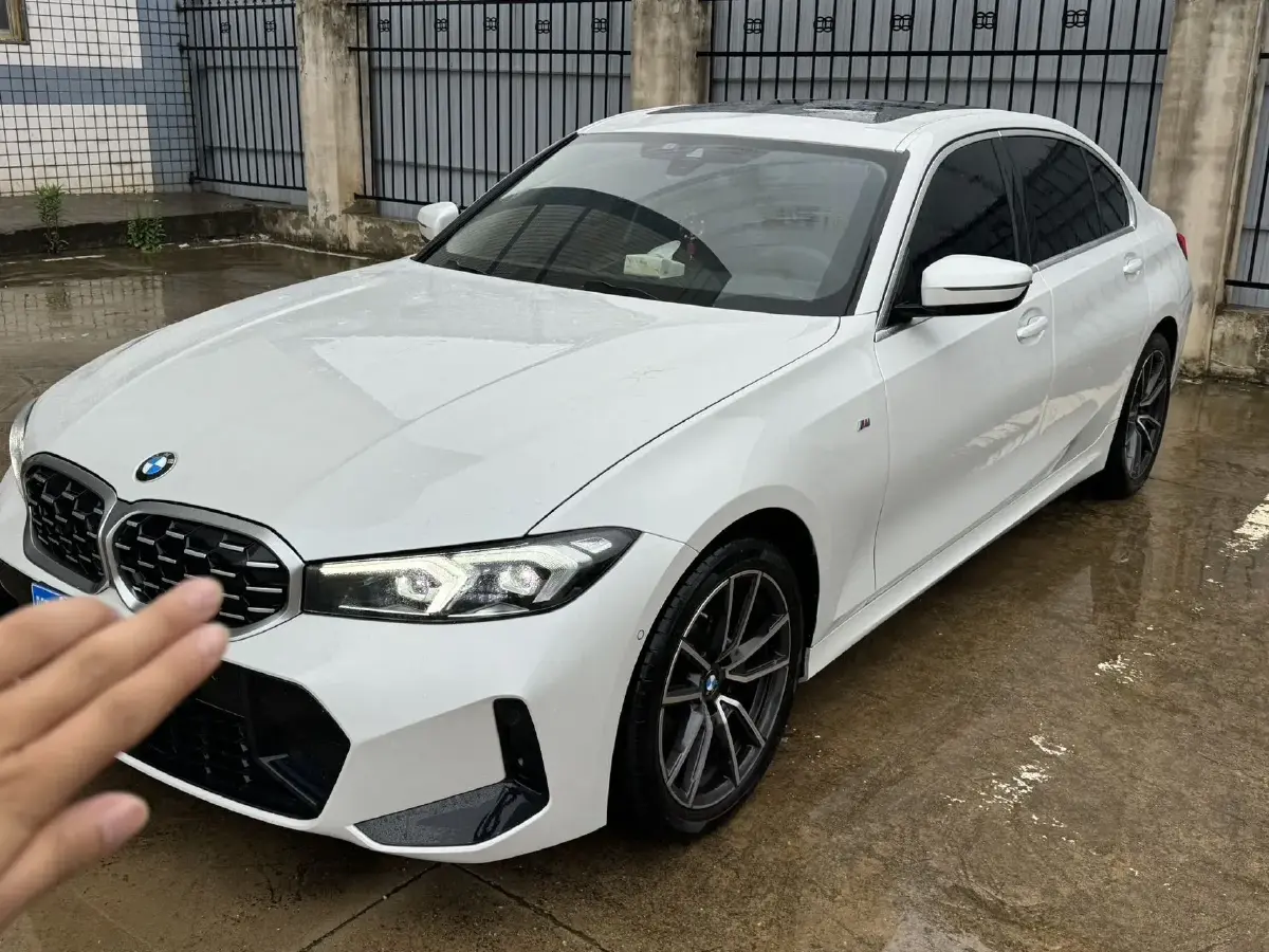 2025 BMW 3 Series 2.0T 184HP L4 8AT