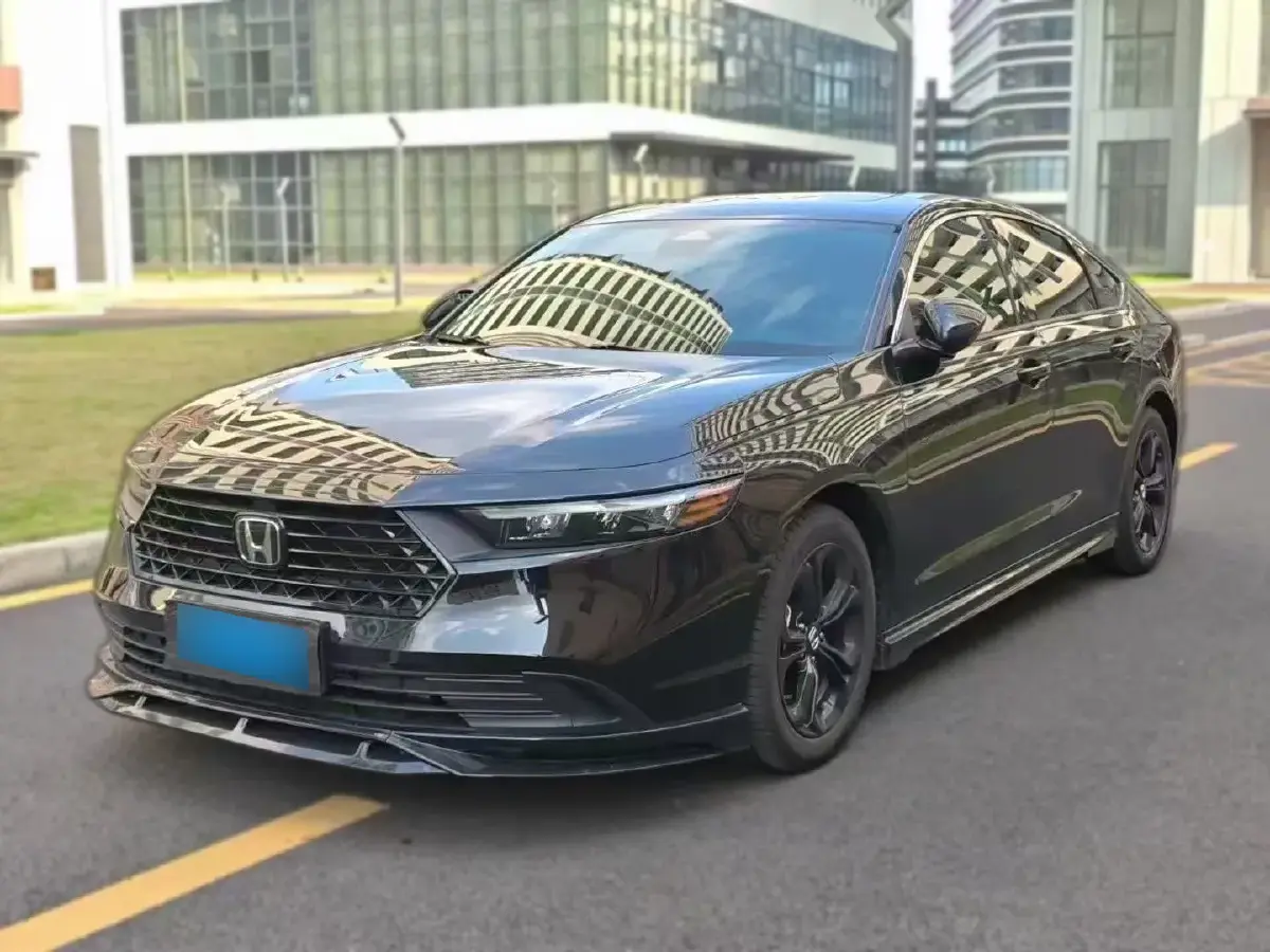 2025 Honda Accord 1.5T 192HP L4 CVT