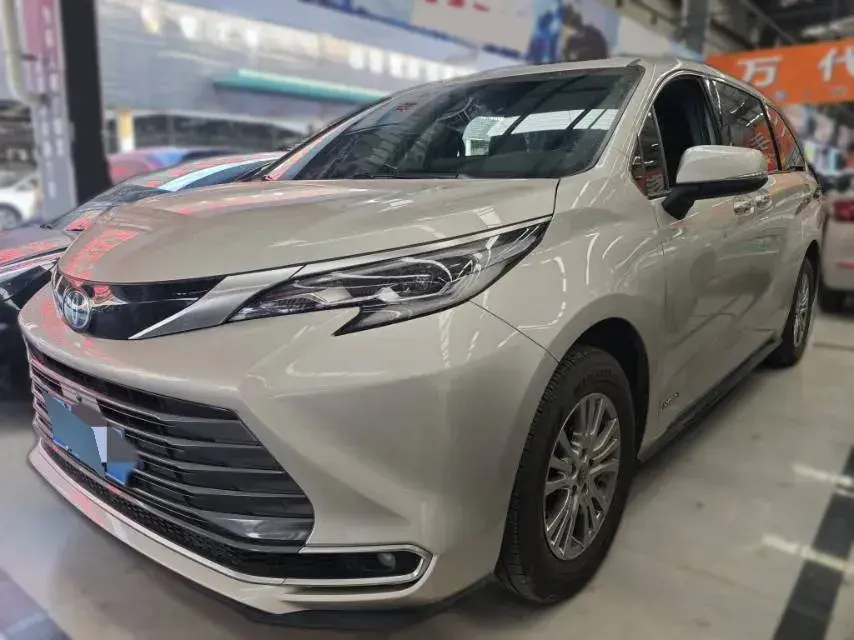 2021 Toyota Sienna 2.5L 192HP L4 E-CVT Hybrid
