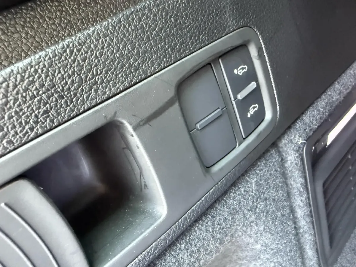 2021 Audi SQ5 3.0T 354HP V6 8AT,autocango,china used car exporter,china ev exporter,chinese used car exporter,chinese used ev exporter