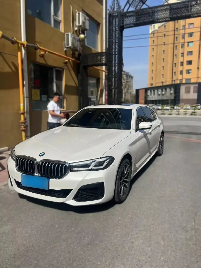 2022 BMW 5 Series 2.0T 184HP L4 8AT