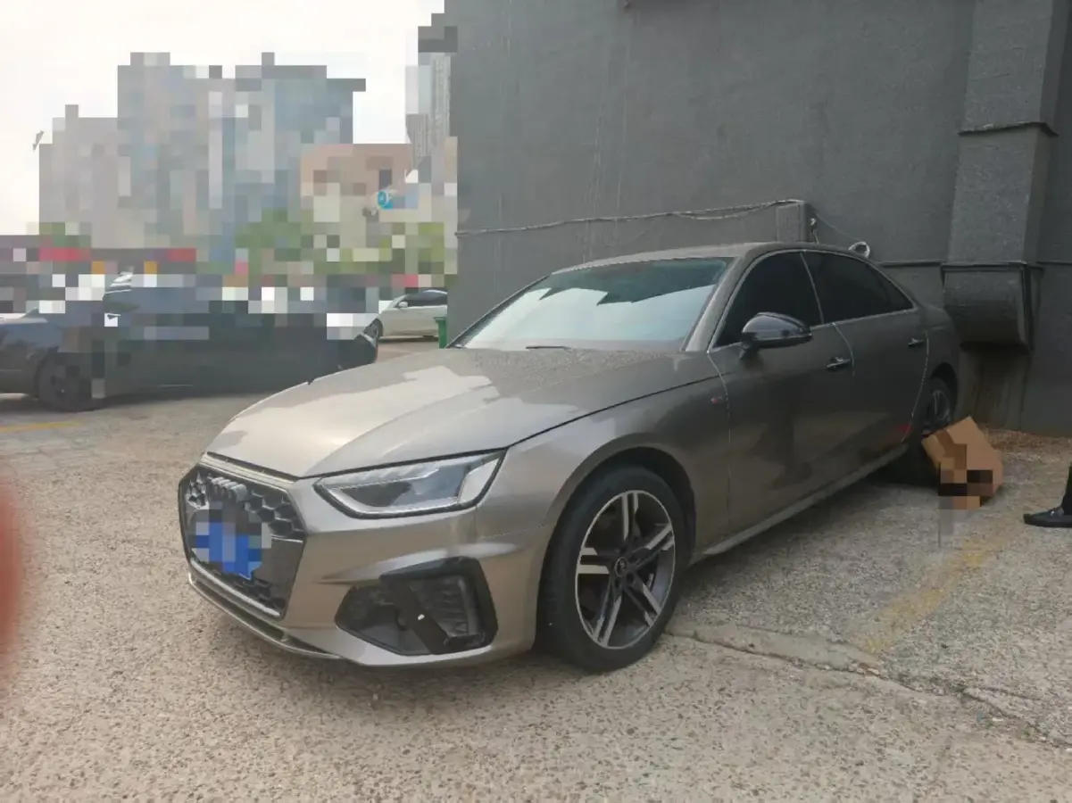 2022 Audi A4L 2.0T 190HP L4 7DCT