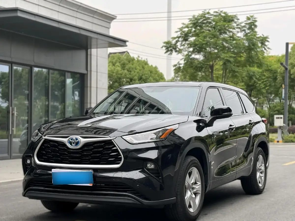 2023 Toyota Highlander 2.5L 189HP L4 E-CVT Hybrid