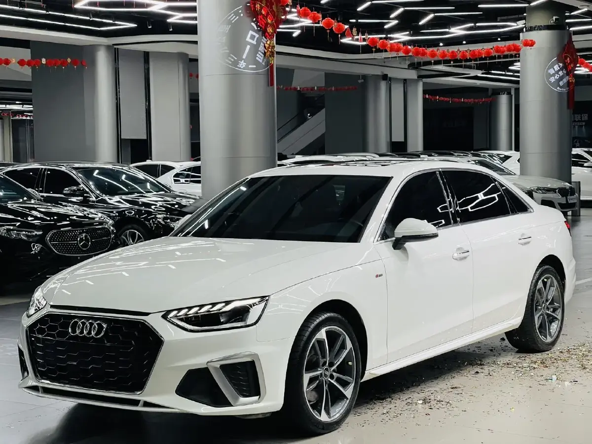 2020 Audi A4L 2.0T 150HP L4 7DCT