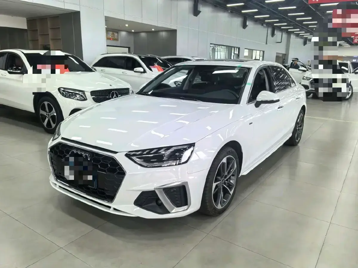 2022 Audi A4L 2.0T 190HP L4 7DCT
