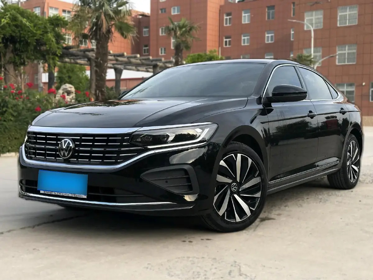 2024 Volkswagen Passat 2.0T 186HP L4 7DCT