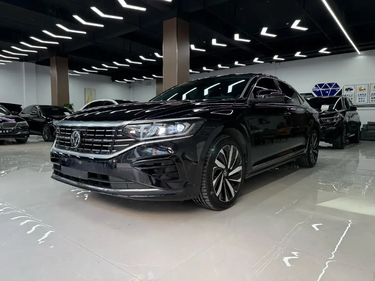 2022 Volkswagen Passat 2.0T 186HP L4 7DCT